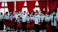 Bupati Merauke Bagikan 5.000 unit HP Android untuk Pelajar