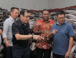 Kunker ke Biak, Menkumham Kunjungi Cold Storage dan Goa Jepang