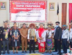 Sidang Dengarkan Pidato Kenegaraan, Pimpinan dan Anggota DPRP Kenakan Baju Nuansa Papua