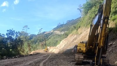 KKB Tebar Teror, Bakar Alat Berat Proyek Jalan di Papua