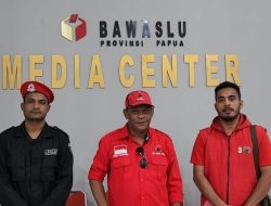 Baliho Ganjar-Mahfud dicopot, PDIP Papua Lapor Bawaslu