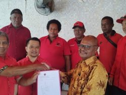 Nyalon Bupati Jayapura, Alfius Toam Ambil Formulir Pendaftaran di PDI Perjuangan