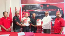 Resmi Daftar di PDI Perjuangan, Robert Awi Ungkap Alasan Pilih Mansur Jadi Balon Wakil Walikota Jayapura