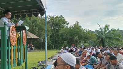 Shalat Idul Adha: Meneladani Ketakwaan Nabi Ibrahim AS, dan Perjuangan Siti Hajar. Ribuan Jamaah BKMM Heram Padati Lapangan