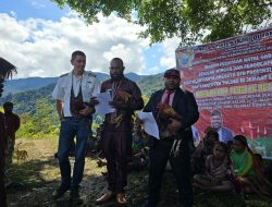 Hadiri Natal Gabungan di Jemaat Emaus Seherek, Anggota DPRK Yalimo Simon Terima Sejumlah Aspirasi