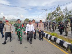 Antisipasi Putusan MK, Pj Bupati Puncak Jaya Pimpin Show of Force TNI – Polri 