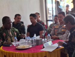 Jelang Putusan MK, TNI – Polri Sekat Dua Kubu Pendukung Paslon Bupati Puncak Jaya