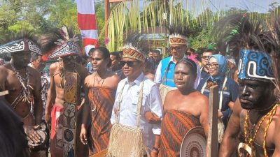 Menteri ESDM Janji Lanjutkan Pembangunan PLTMH yang Terbengkalai di Supiori