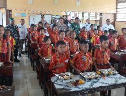 Launching MBG Disambut Antusias Ratusan Siswa SD di Biak