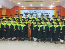 223 Mahasiswa IISIP Yapis Biak Resmi Diwisuda, Bupati Ajak Jadi Pencipta