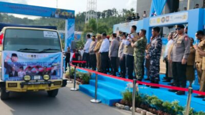 Mentan dan Wakapolri Resmi Lepas 4.634 Ton Beras SPHP untuk Papua Raya Jelang Nataru