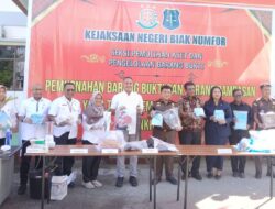Kejari Biak Musnahkan Barang Bukti Enam Perkara Inkracht, Termasuk Ganja 69,92 Gram