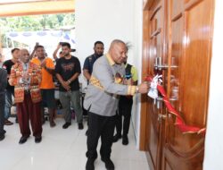 Wagub Papua Aryoko Rumaropen Resmikan Gedung Gereja KINGMI Jemaat Anugerah Jayapura