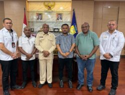 Ketua DPR Papua Pastikan Pemprov Bantu Rp 500 Juta untuk Dukung Pencarian Korban Laka Laut di Yapen 