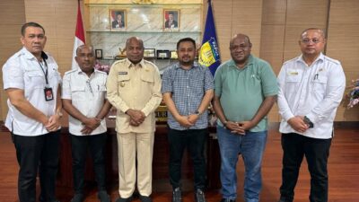 Ketua DPR Papua Pastikan Pemprov Bantu Rp 500 Juta untuk Dukung Pencarian Korban Laka Laut di Yapen 