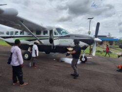 Olah TKP Penembakan Pesawat Smart Air di Bandara Koroway Batu, Satgas Damai Cartenz Amankan Barang Bukti
