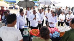 Jelang Idul Fitri, Wagub Papua Turun Langsung Buka Gerakan Pangan Murah di Sentani