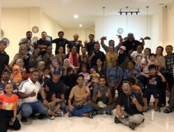 Ketua DPR Papua Denny Bonai Buka Puasa Bersama Alumni Smansa Serui 2007
