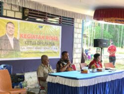 Ketua DPR Papua Denny Bonai Sosialisasikan Program BSPS untuk Warga Borai Saat Reses di Yapen