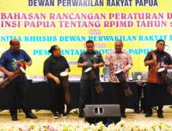 DPR Papua Bersama Pemprov Bahas Raperda RPJMD 2025–2029, Denny Bonai Tegaskan OPD Wajib Hadir