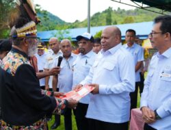 Dukung Pembangunan, Masyarakat Adat Depapre Serahkan Hak Guna Pakai Pesisir ke Pemprov Ppaua