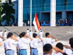 Gubernur Fakhiri Pimpin Upacara Hardiknas 2026, Mendikdasmen Tekankan Pendidikan Memuliakan Manusia dan Deep Learning