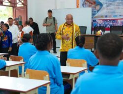 Pastikan Program Berjalan, Gubernur Fakhiri Tinjau Sekolah Rakyat dan Dapur MBG di Sarmi