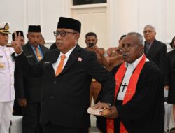 Bupati Markus Mansnembra Resmi Lantik Zacharias Mailoa sebagai Pj Sekda Biak Numfor