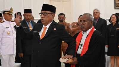 Bupati Markus Mansnembra Resmi Lantik Zacharias Mailoa sebagai Pj Sekda Biak Numfor