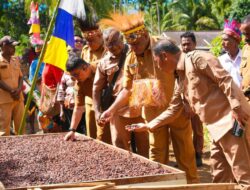 Gubernur Fakhiri Janjikan Dukungan Besar untuk Petani Kakao di Kepulauan Yapen