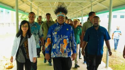 Tinjau SPPG Supiori, Gubernur Fakhiri Dorong Petani dan Nelayan Terlibat Program MBG