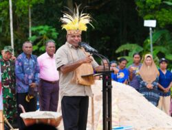 Gubernur Fakhiri Letakkan Batu Pertama Koperasi Merah Putih di Biak Utara, Perkuat Ekonomi Kampung