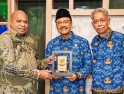 Gubernur Fakhiri Minta Guru Sekolah Rakyat Diprioritaskan Putra-Putri Asli Papua