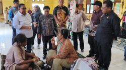 Tinjau Korban Dugaan Keracunan MBG di Depapre, DPR Papua Desak Transparansi dan Investigasi Menyeluruh