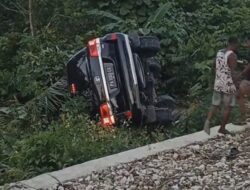 Sopir Kelelahan dan Mengantuk, Mobil Dinas Bupati Biak Numfor Kecelakaan Tunggal di Numfor