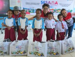 Pertamina Hadir di Depapre, Bagikan Seragam dan Perlengkapan Sekolah untuk Anak Papua