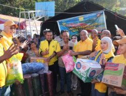 Peduli Korban Kebakaran Dok V, Golkar Papua Salurkan Bantuan untuk Warga Pengungsi
